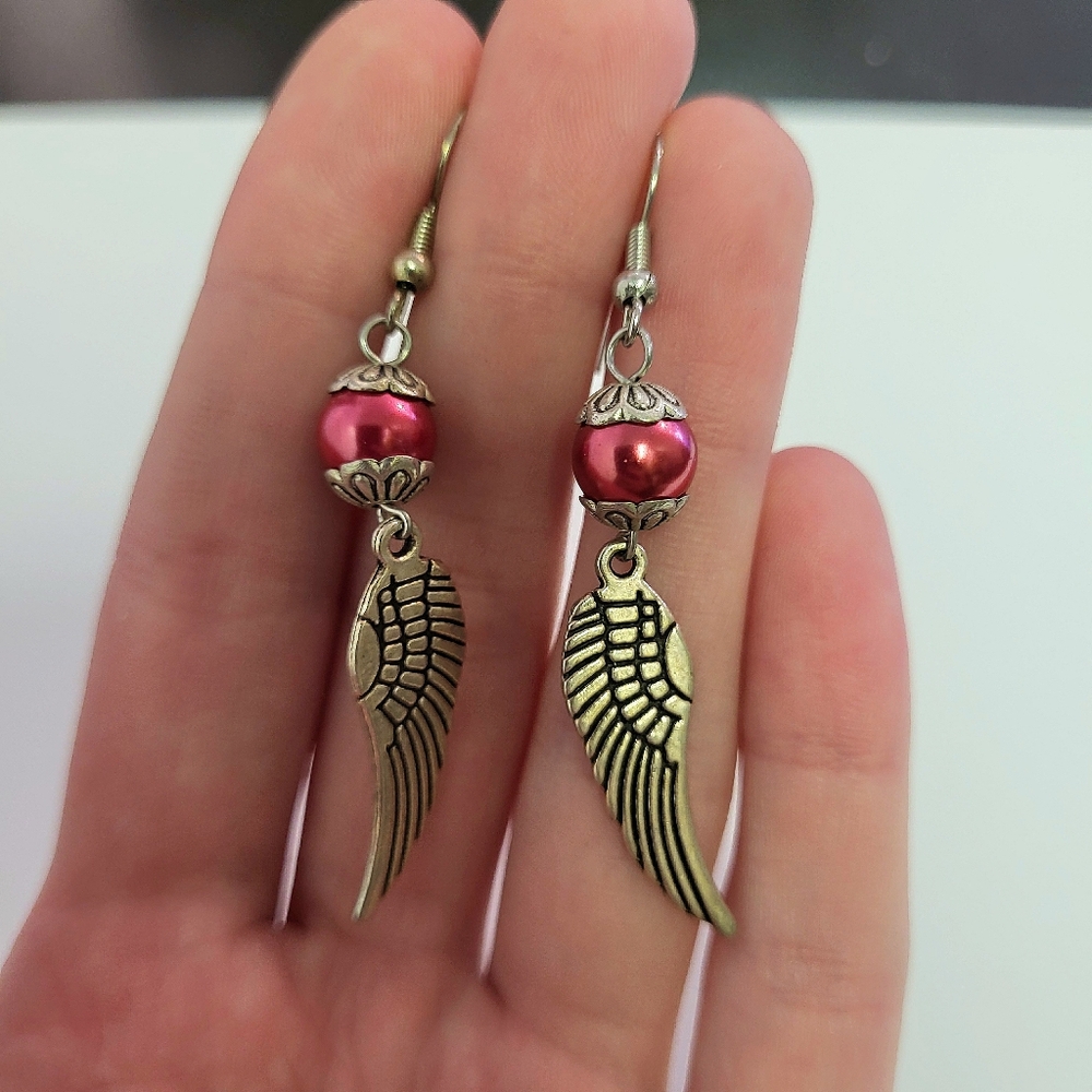 Red costume angel earrings - Picture 2 of 3